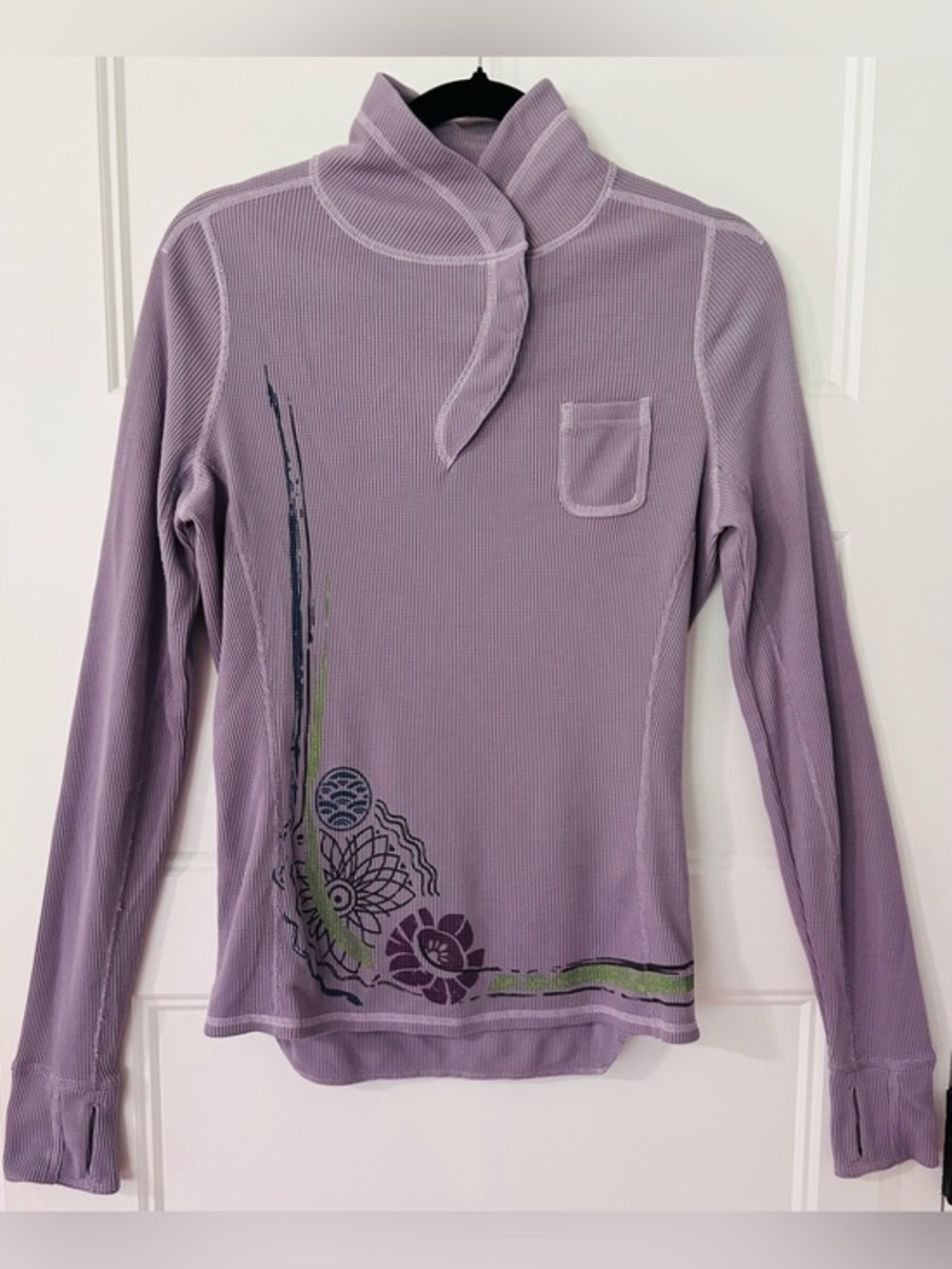 Title Nine Size S Lavender Waffle Knit Snap Cowl Neck Thumbhole Pullover Hiking